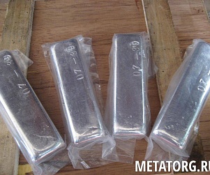 Индий в чушках