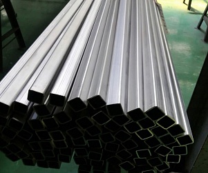 Титановая профильная труба ВТ1-00